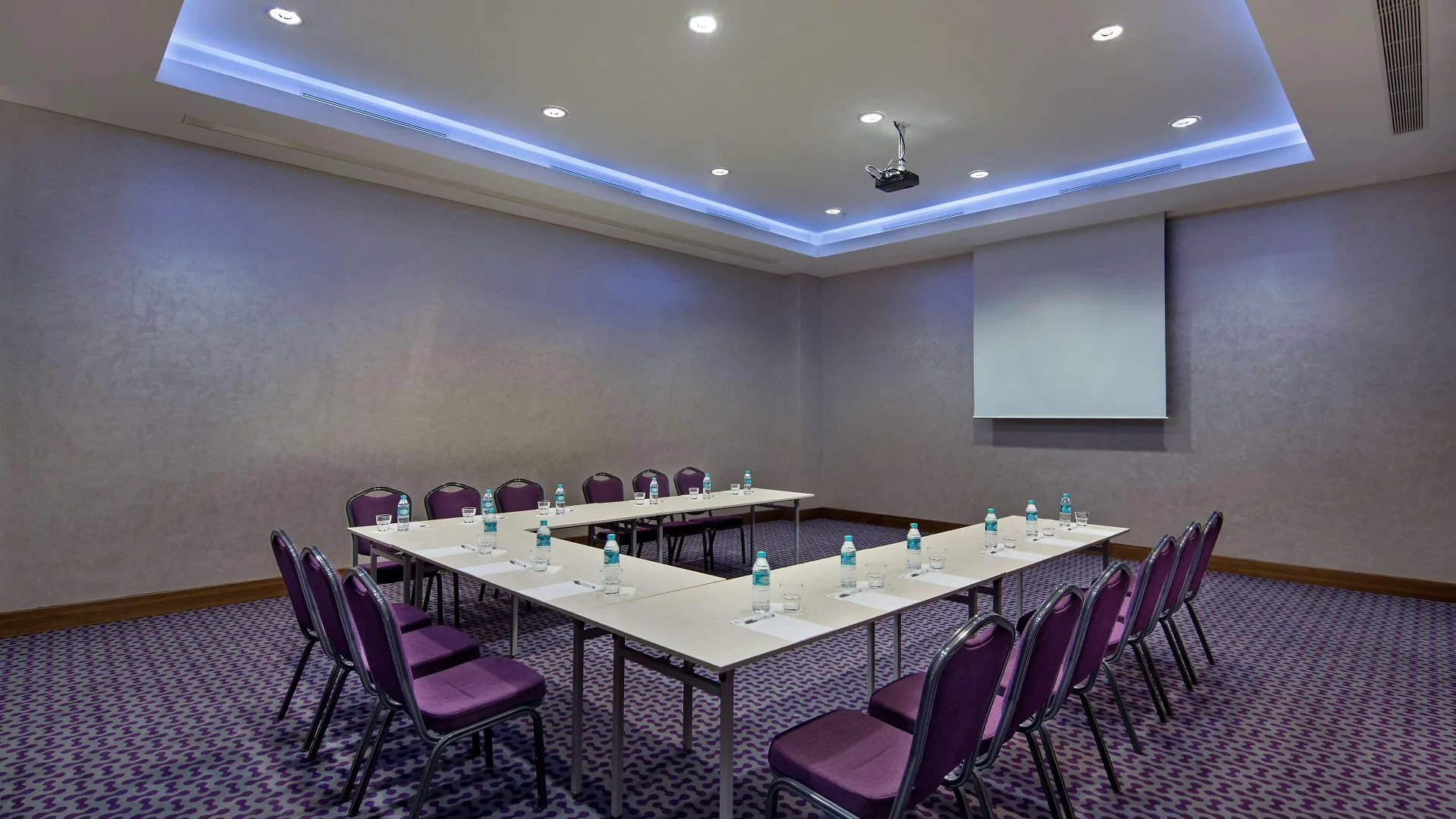 ***  מלון Hampton By Hilton Istanbul Kayasehir טורקיה