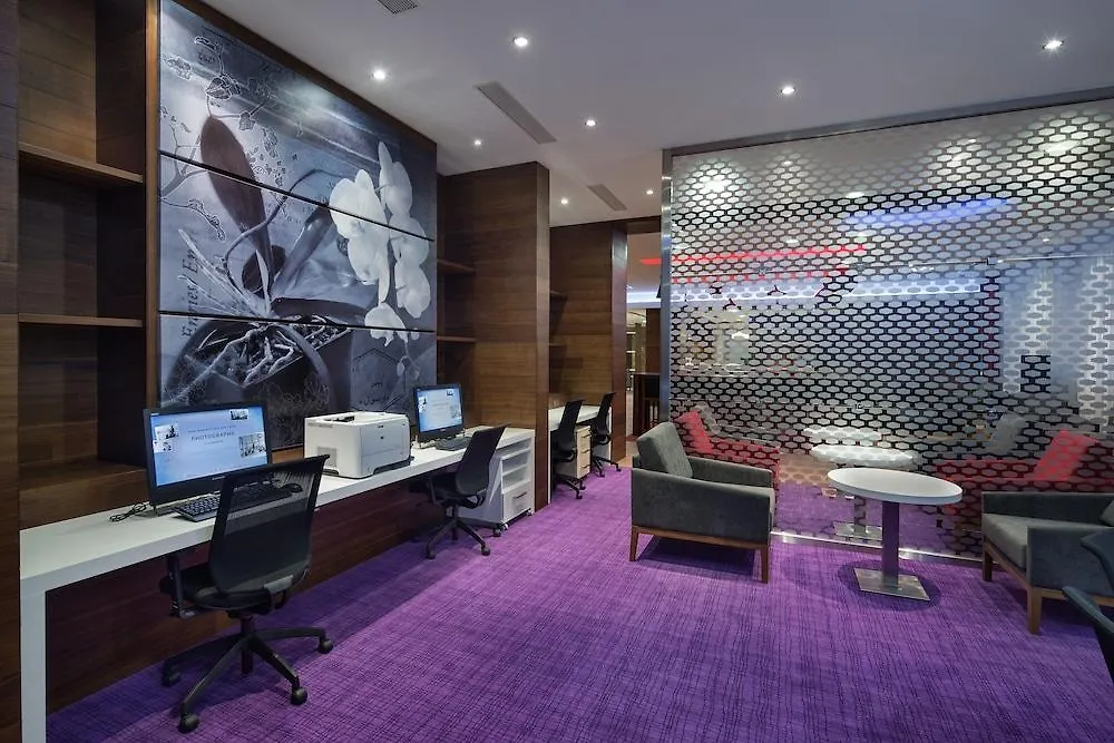 מלון Hampton By Hilton Istanbul Kayasehir