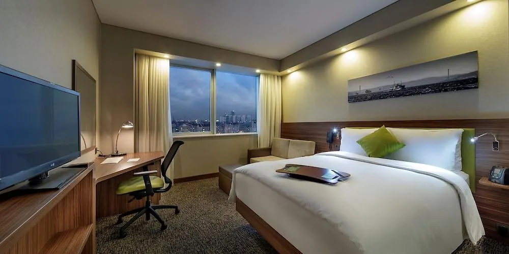 מלון Hampton By Hilton Istanbul Kayasehir