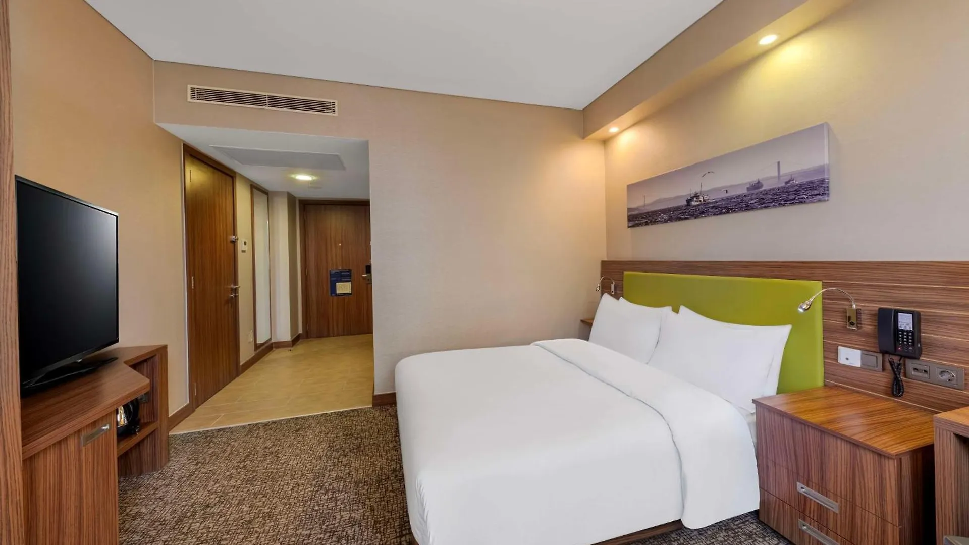 מלון Hampton By Hilton Istanbul Kayasehir