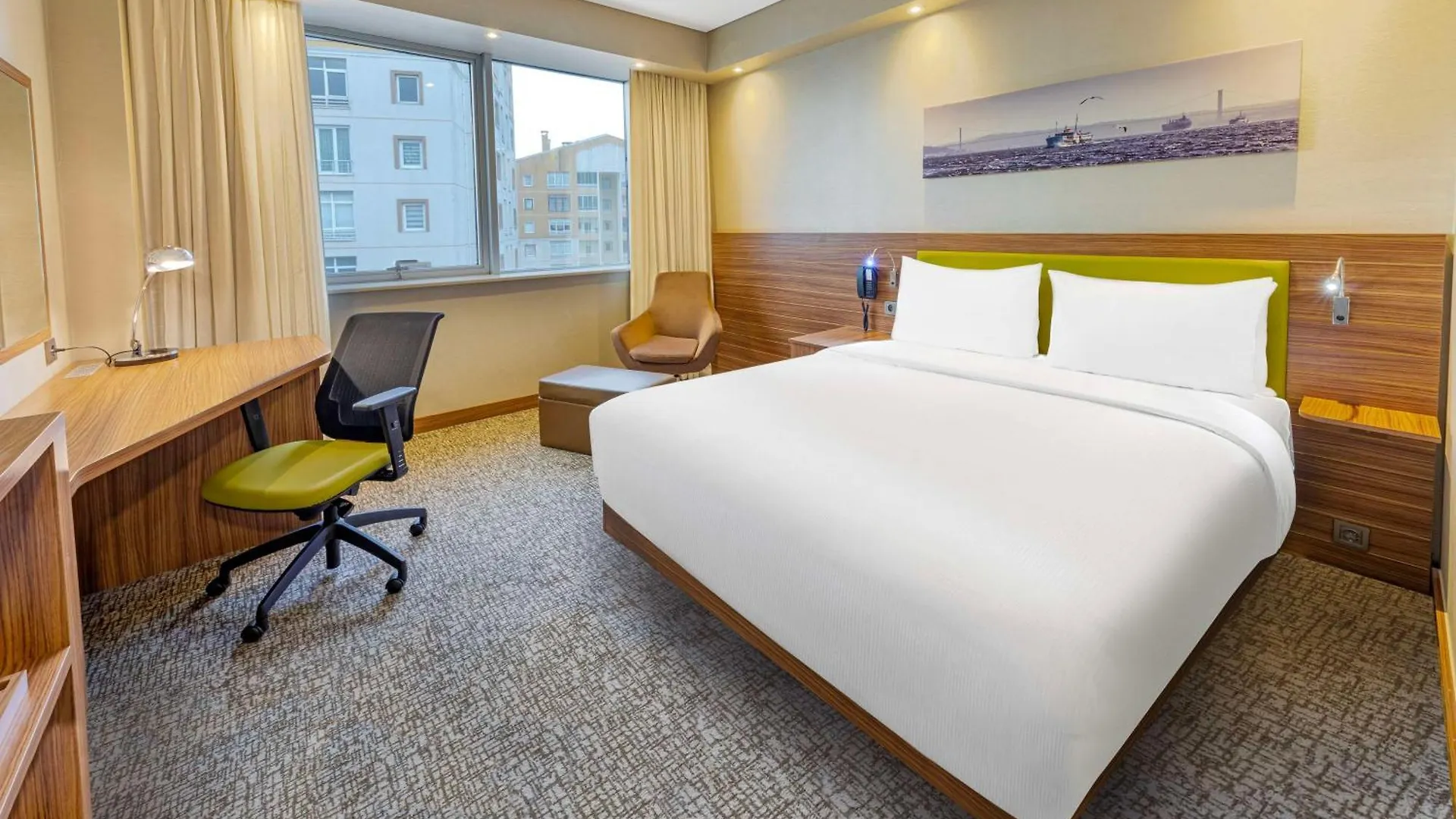 מלון Hampton By Hilton Istanbul Kayasehir 3*,  טורקיה