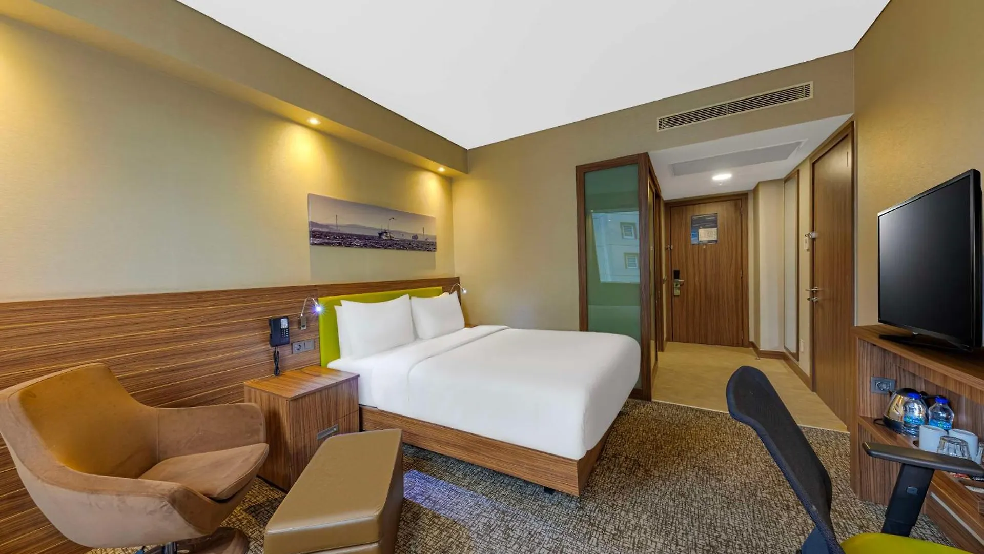 מלון Hampton By Hilton Istanbul Kayasehir