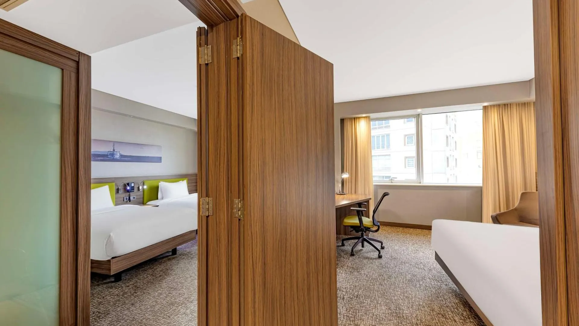 מלון Hampton By Hilton Istanbul Kayasehir