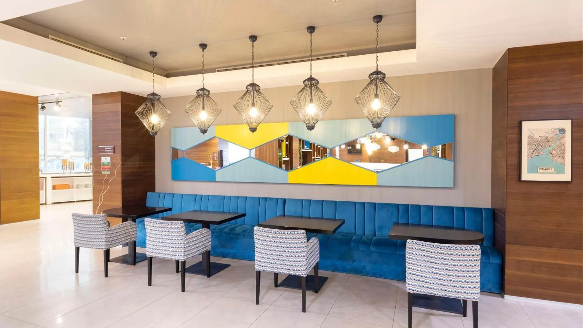 מלון Hampton By Hilton Istanbul Kayasehir
