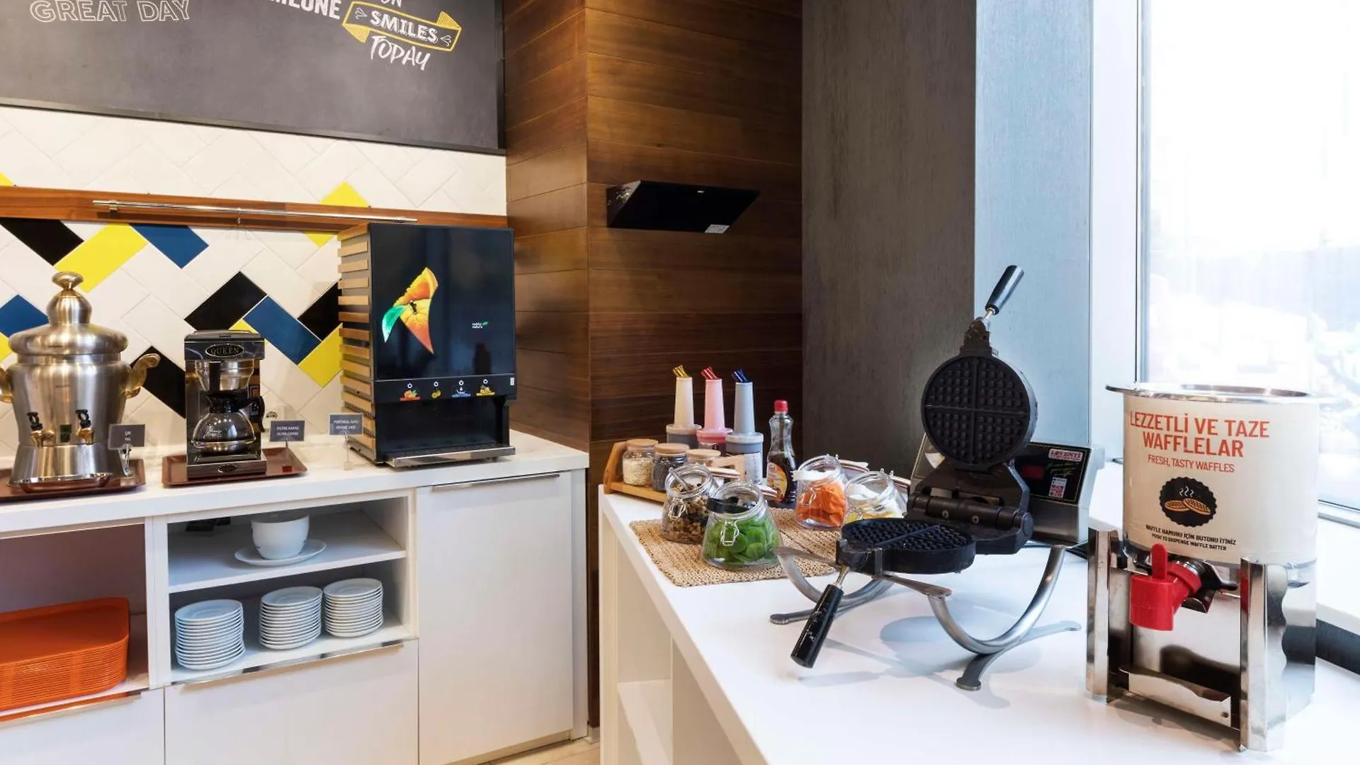 מלון Hampton By Hilton Istanbul Kayasehir 3*,