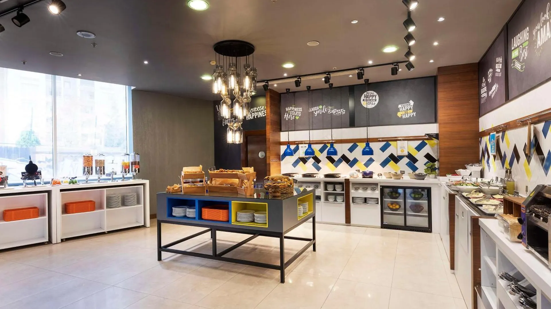 מלון Hampton By Hilton Istanbul Kayasehir 3*,  טורקיה