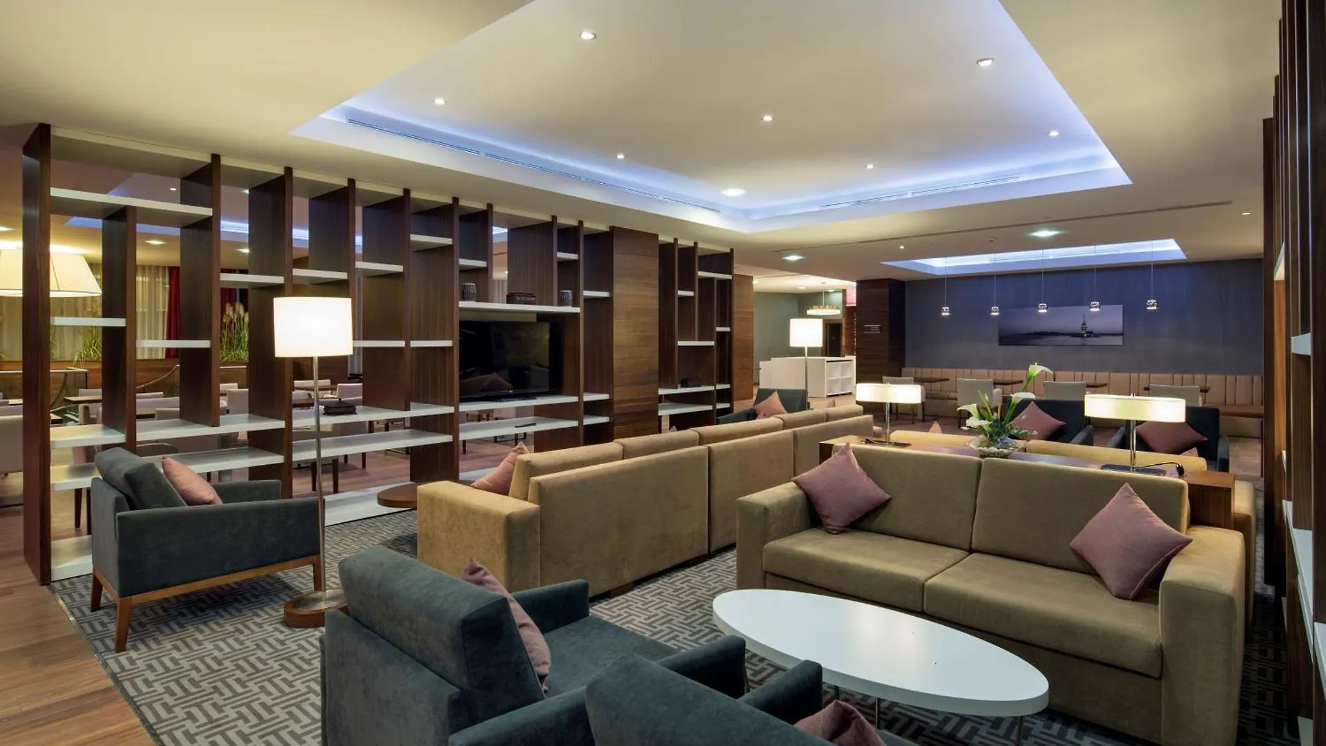 מלון Hampton By Hilton Istanbul Kayasehir