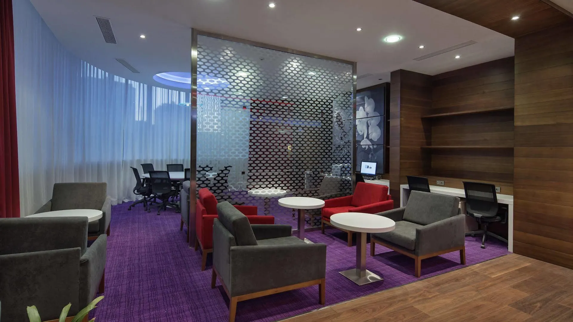 מלון Hampton By Hilton Istanbul Kayasehir 3*,  טורקיה