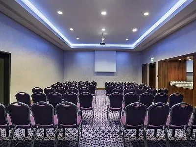 מלון Hampton By Hilton Istanbul Kayasehir 3*,